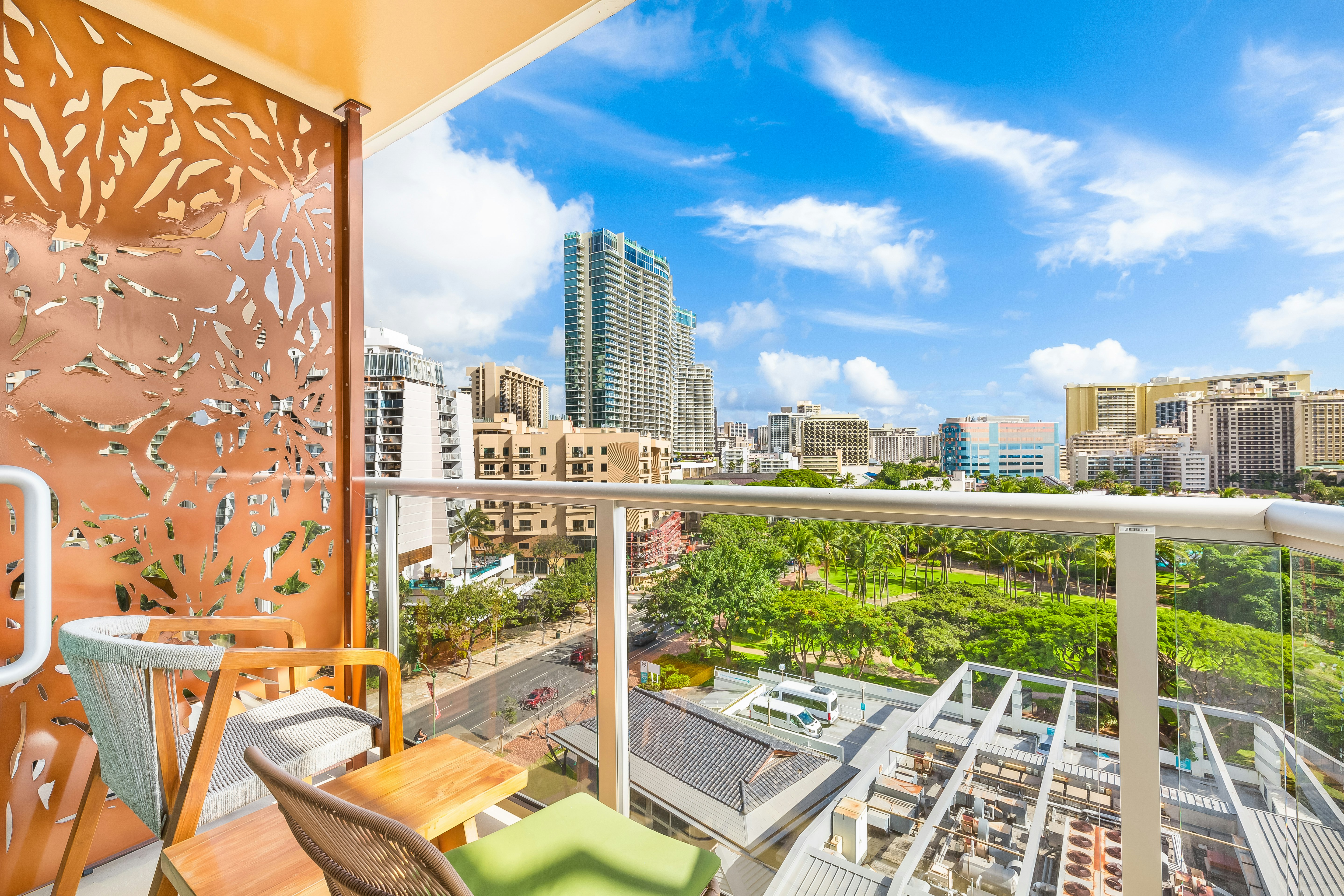 Luana Waikiki Hotel and Suites 22/50