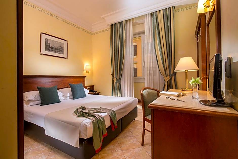 غرفة قياسية رباعية، Hotel Sonya 7/10
