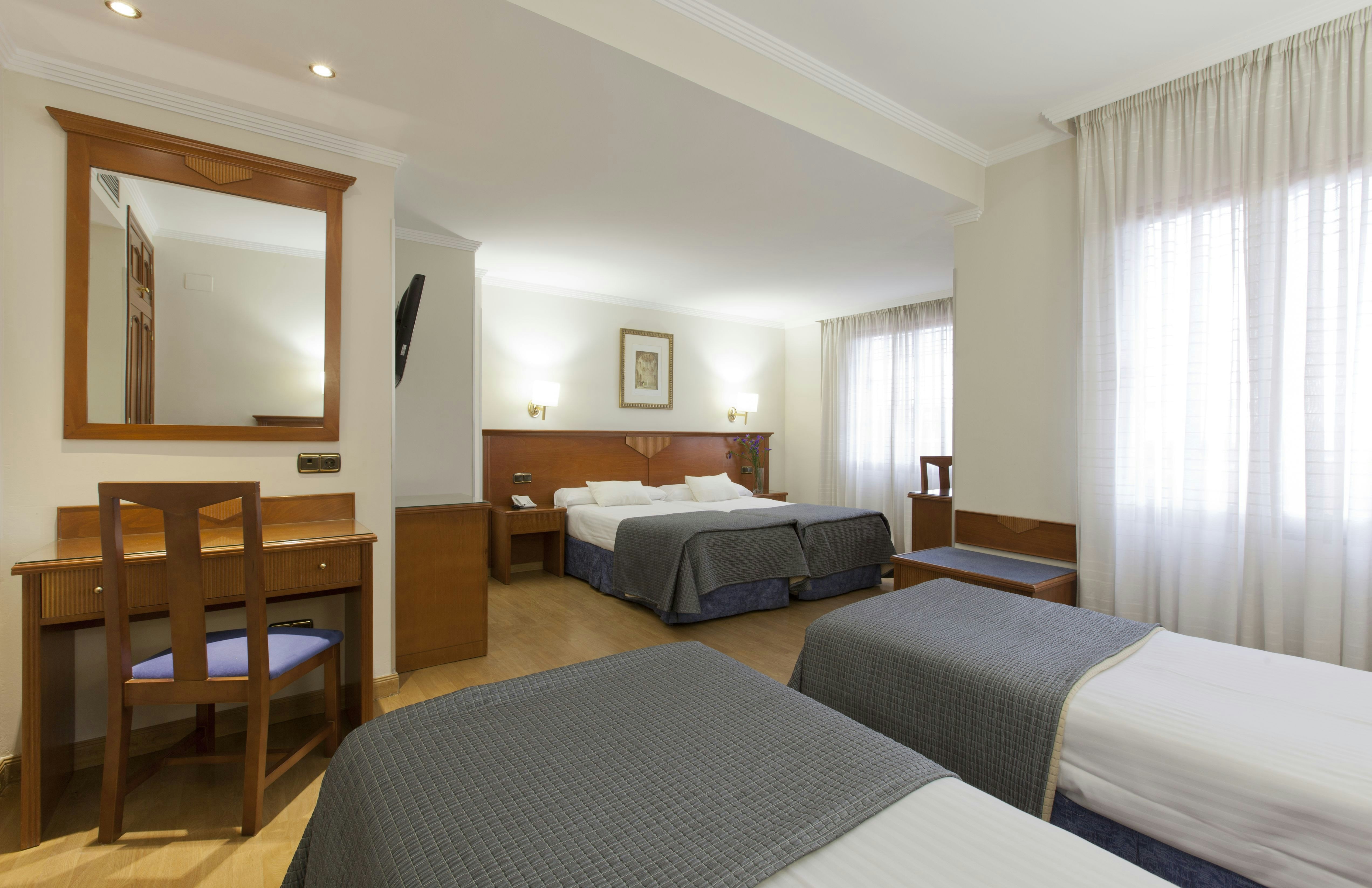 Alixares Hotel 28/82