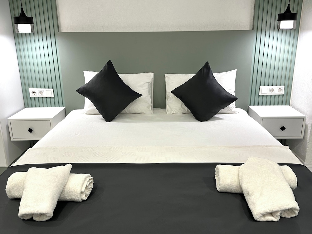 DELUXE, STUDIO, SUITE, GROUND FLOOR