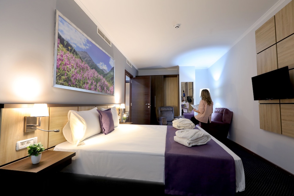 Mercure Tetovo 14/72