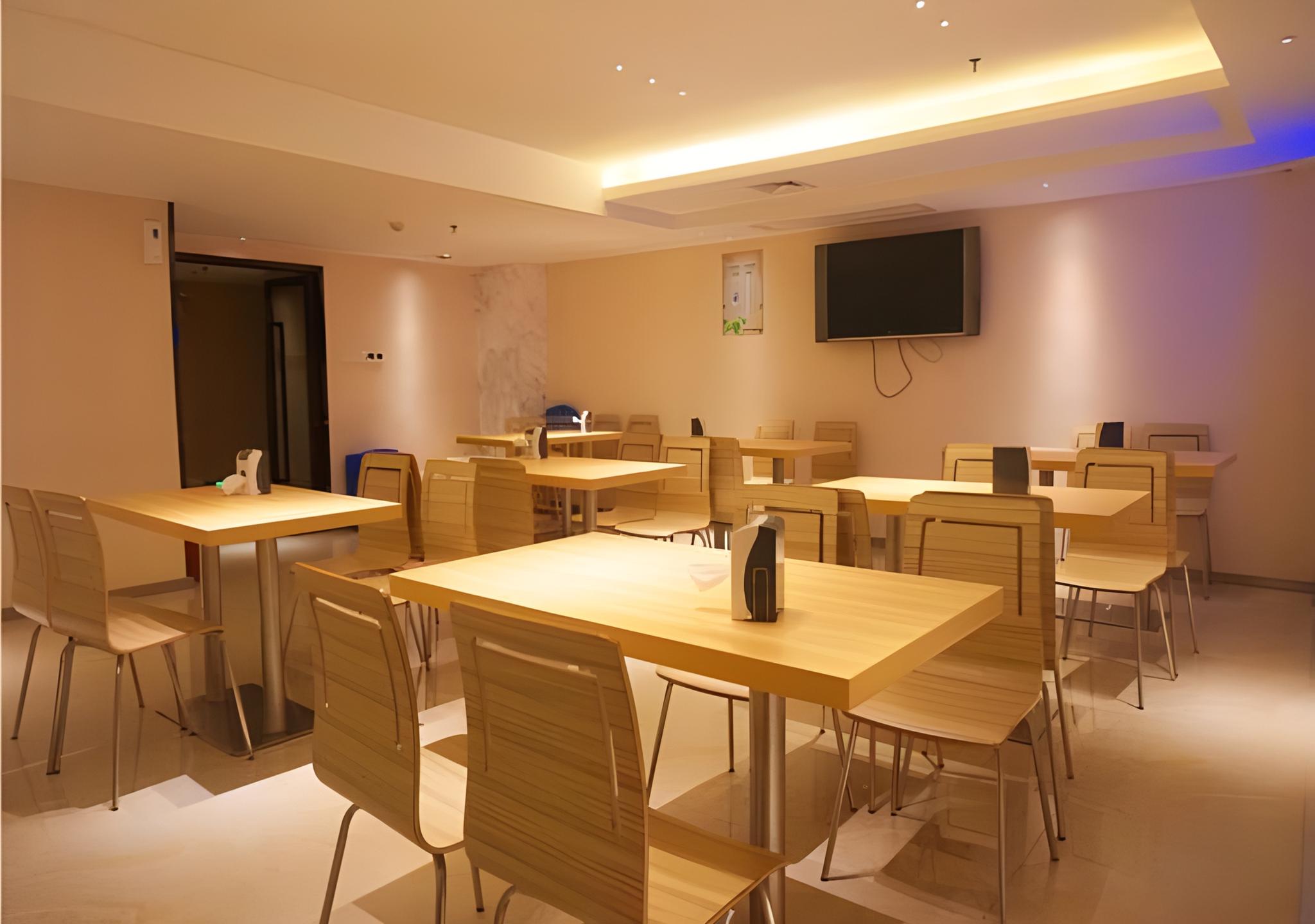 City Comfort Inn (Zhanjiang Middle Renmin Avenue Dingsheng Square) 46/50