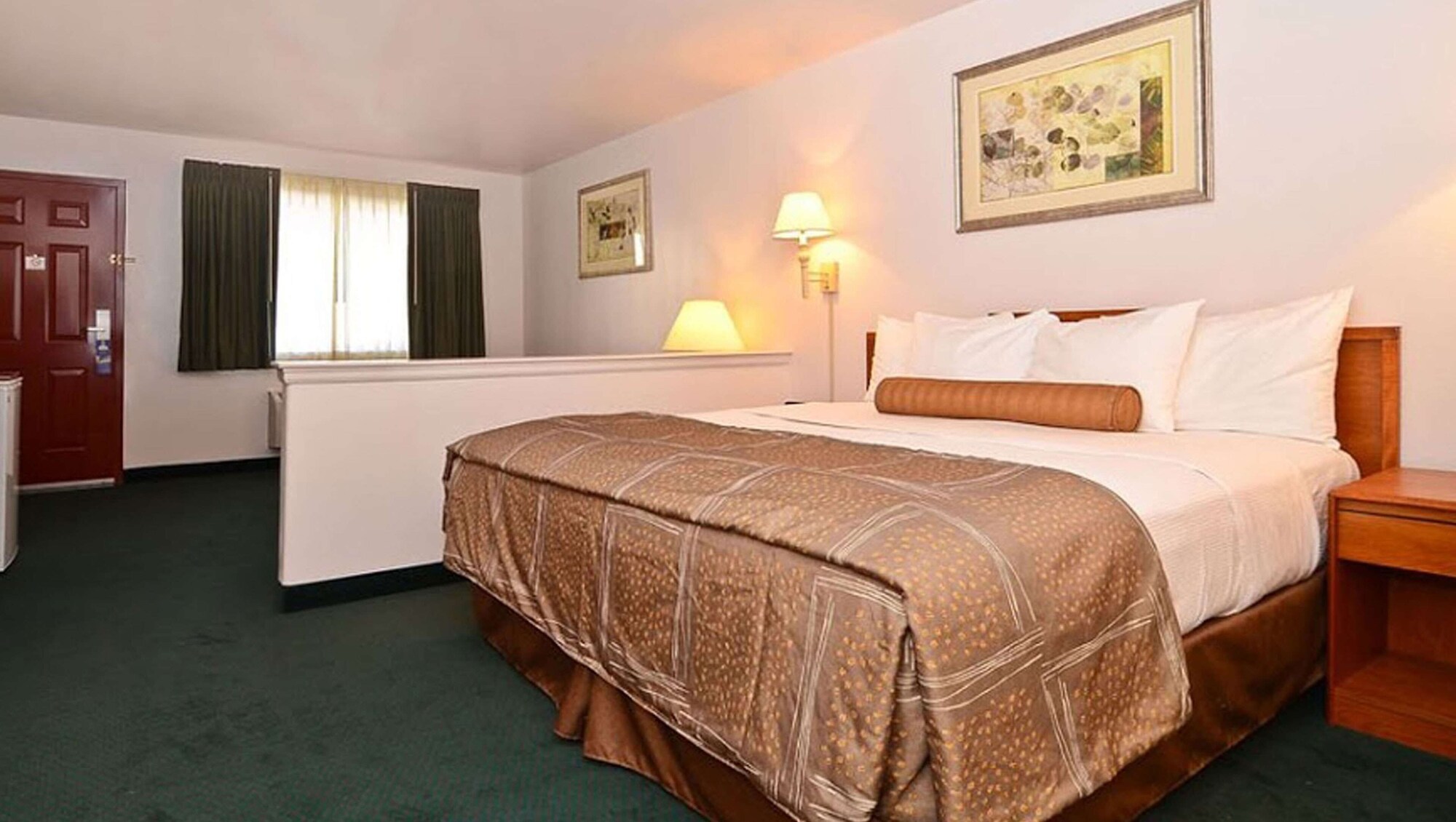 Suite, King Bed, Sofa