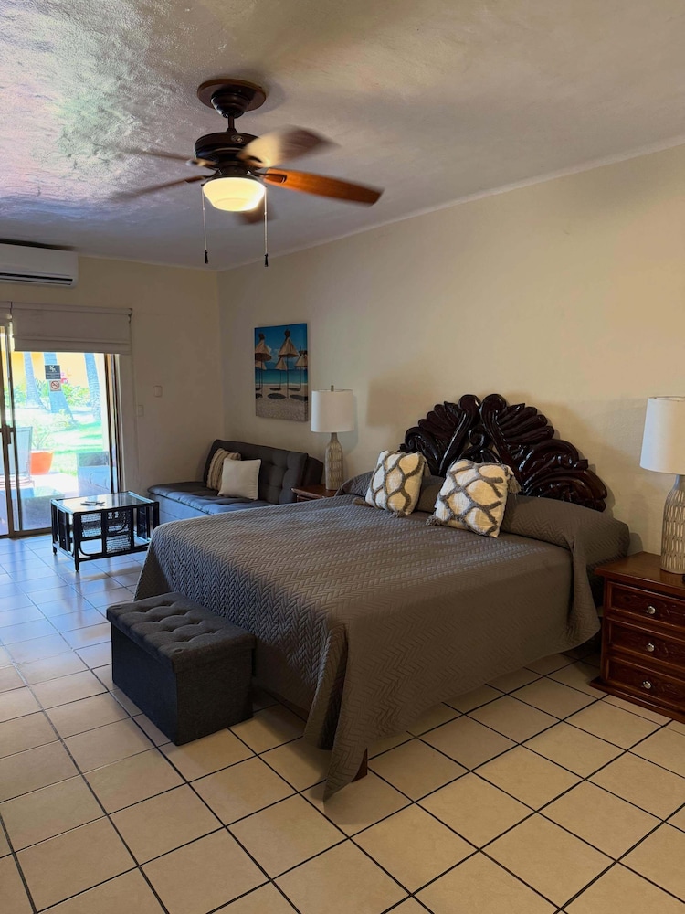 Los Tules Villas Del Sol 12/76