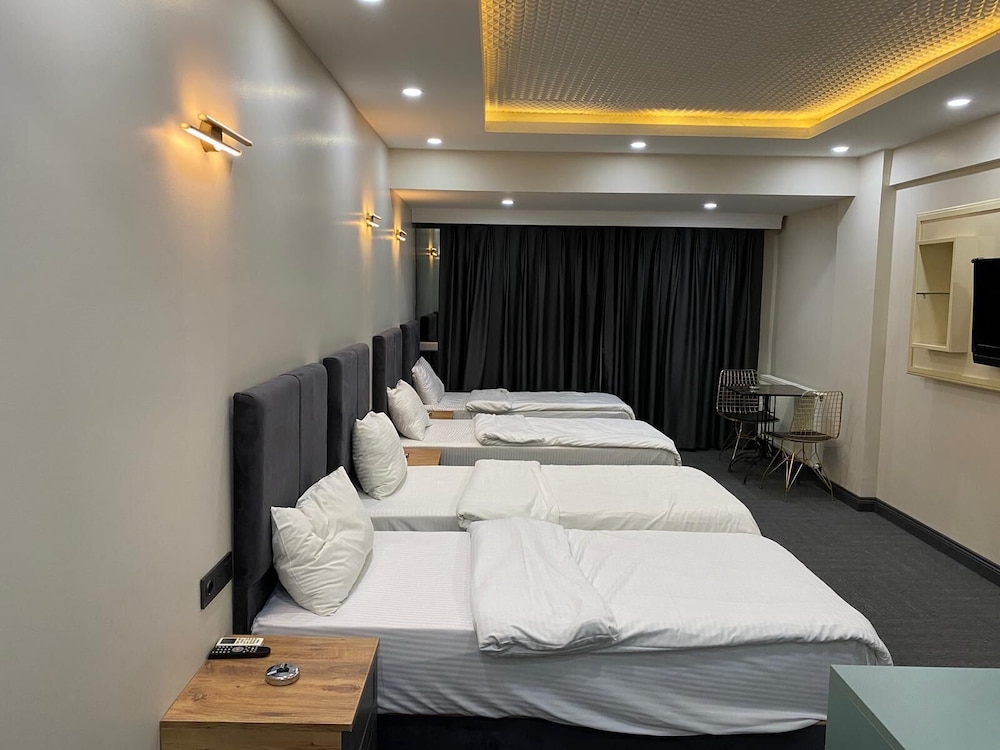 Lily Airport Otel 18/45