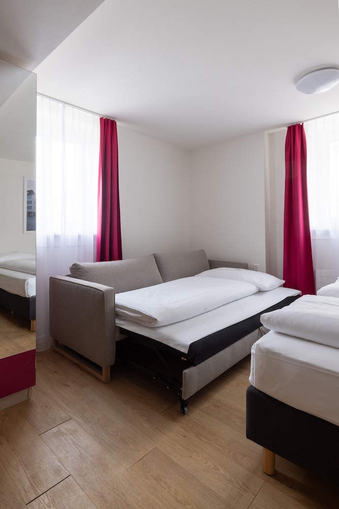 Fred Guest House Zurich Hauptbahnhof 12/50