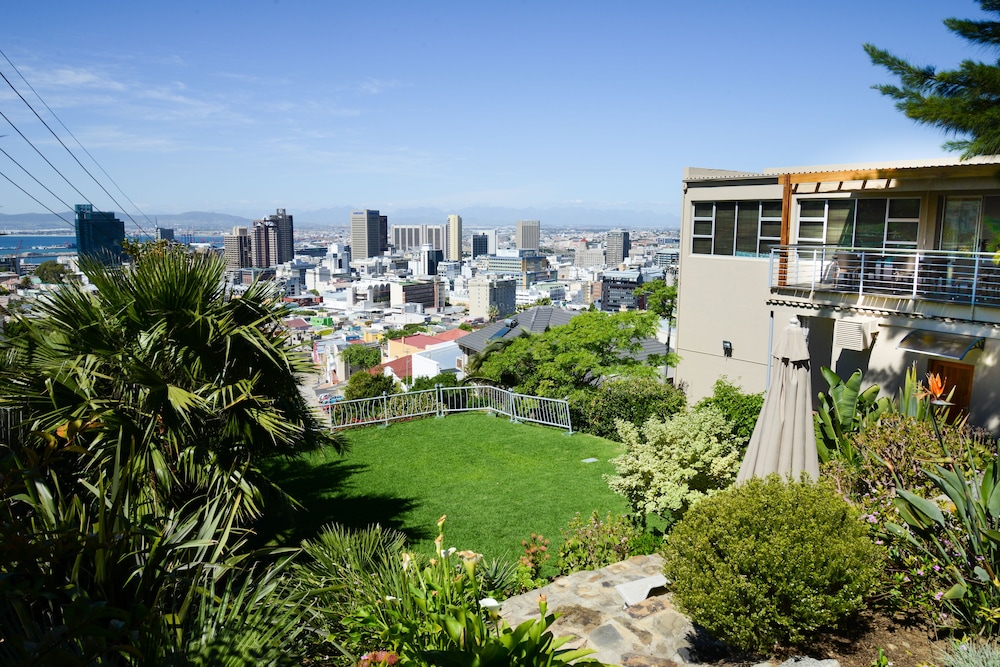 Signal Hill Lodge 2/65