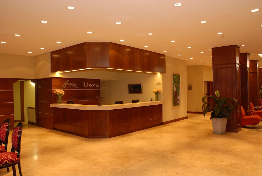 Gran Dora Hotel 3/30