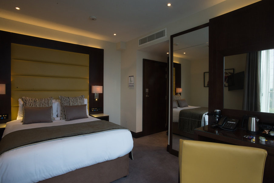 St George S Hotel Wembley 15/32