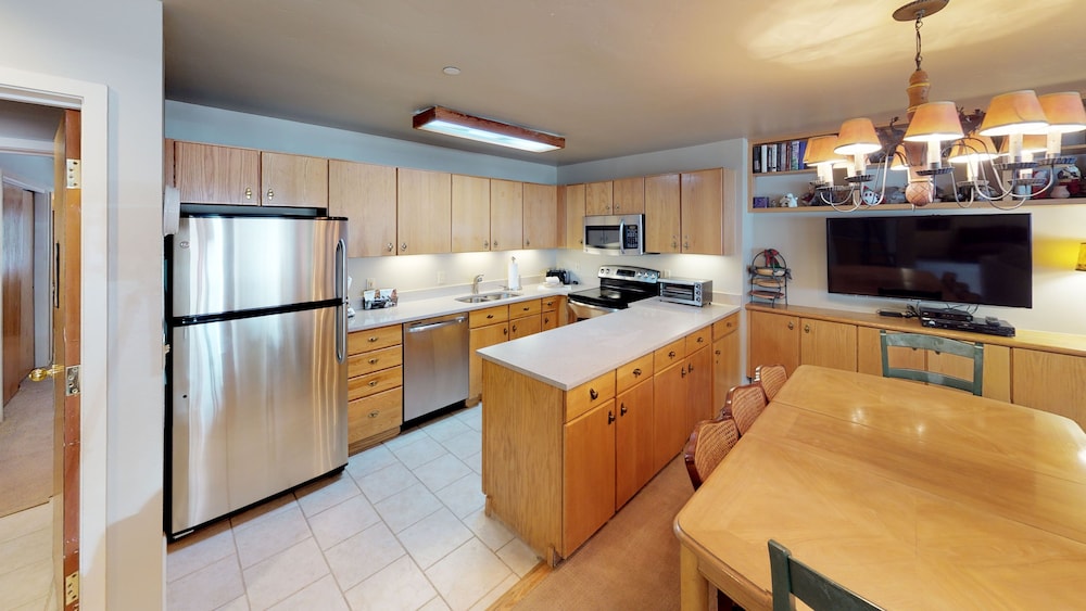 Manor Vail Lodge 30/50