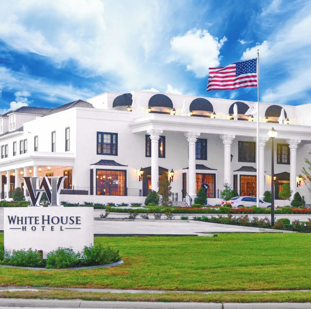 The White House Hotel 5/50