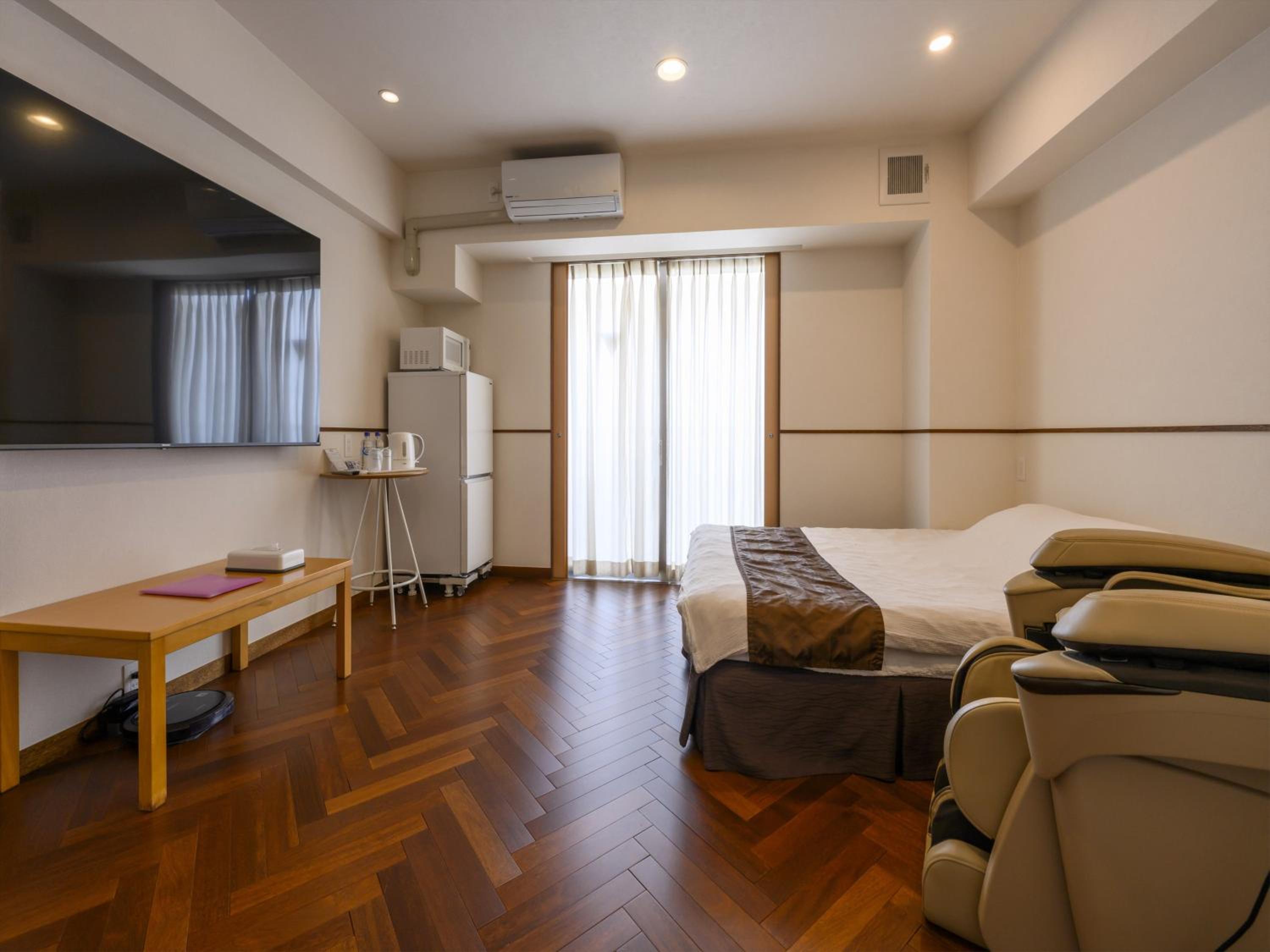 Theater, Double Bed, Sauna