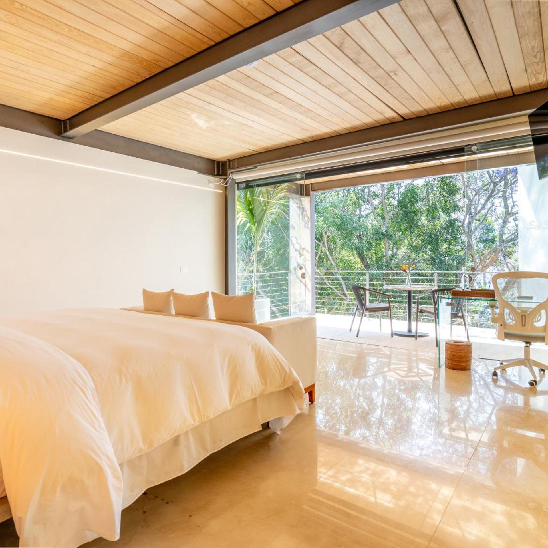 Deluxe, Twin Beds