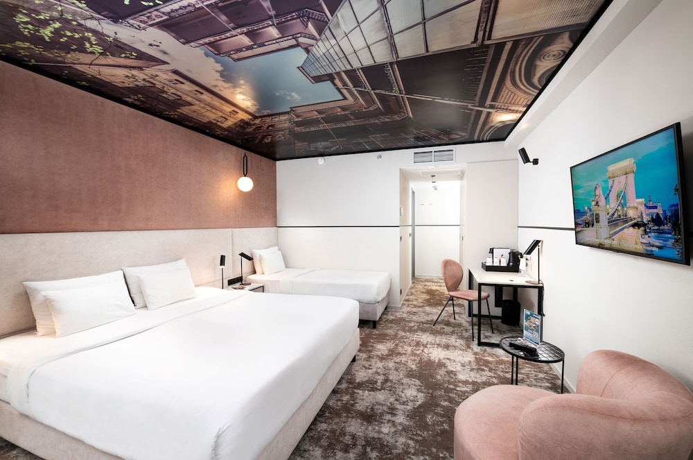 Three Corners Downtown Hotel 13/45