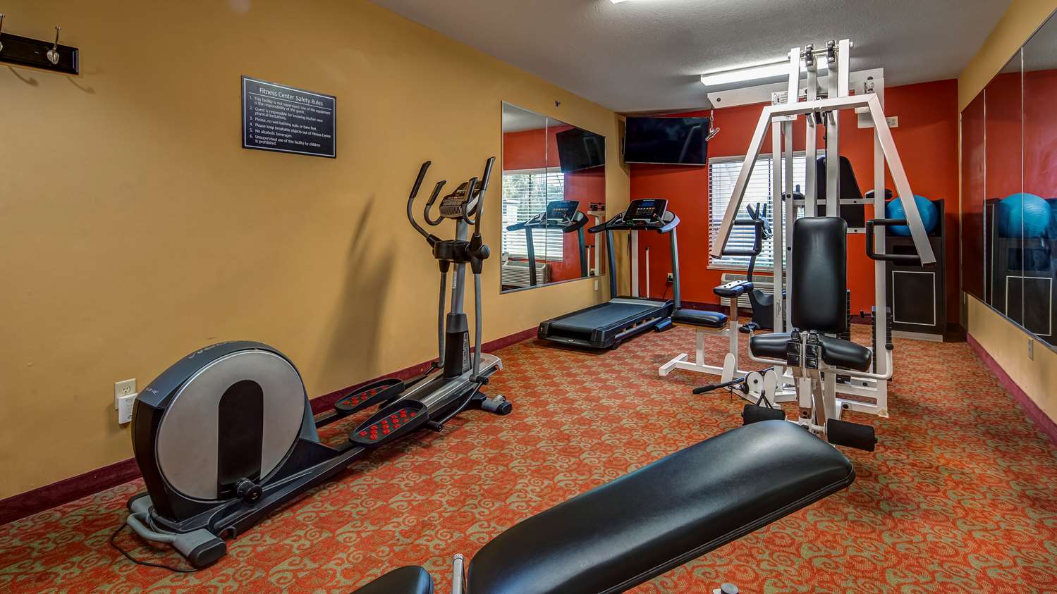 SURESTAY PLUS HOTEL BY BEST WESTERN ALVIN 18/36