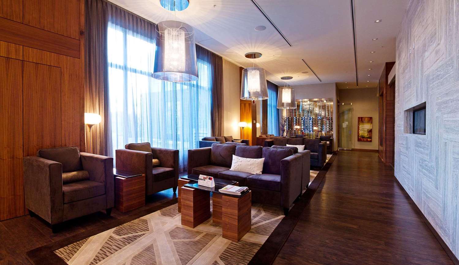 Radisson Hotel & Conference Centre Calgary Airport 58/78
