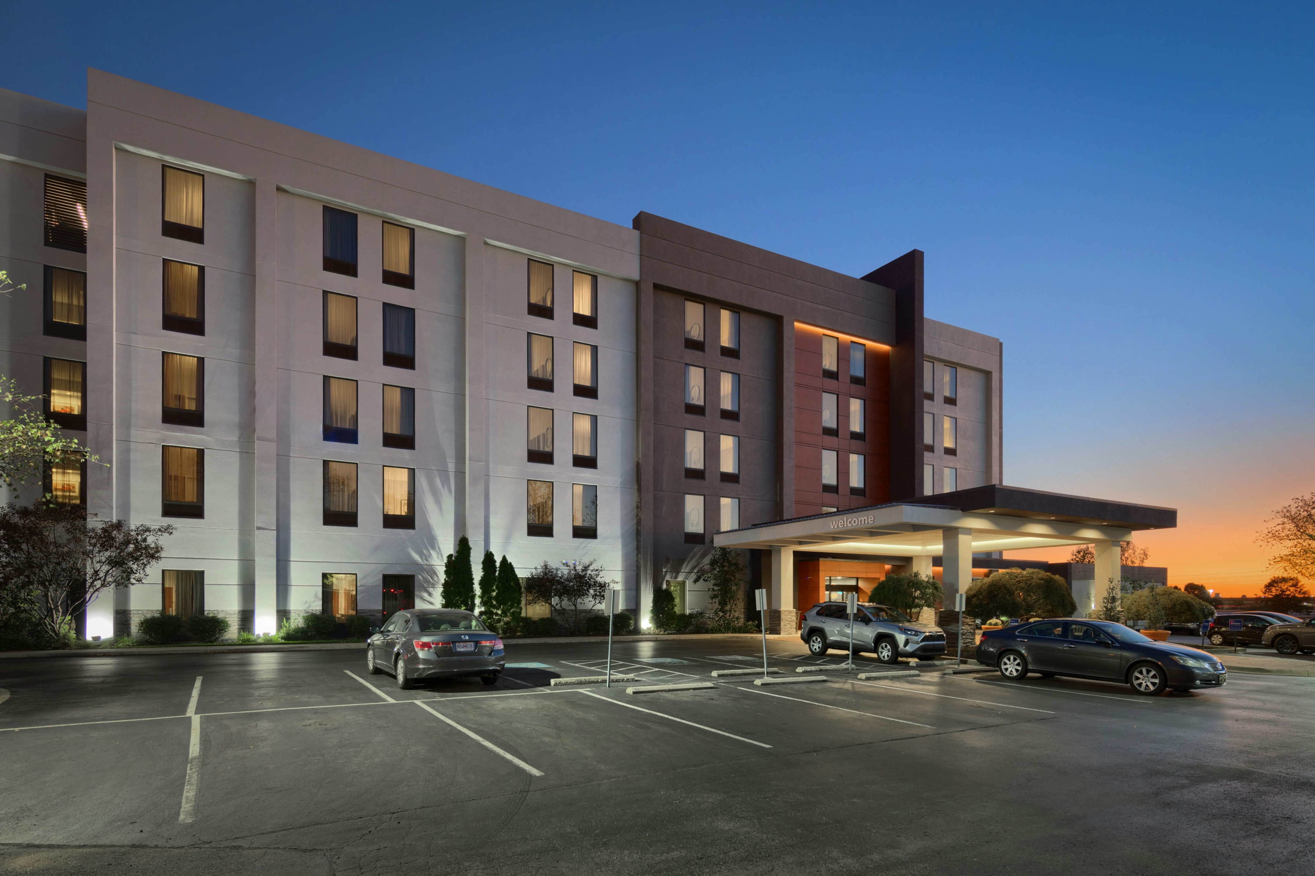 Hampton Inn Louisville-Northeast 18/22