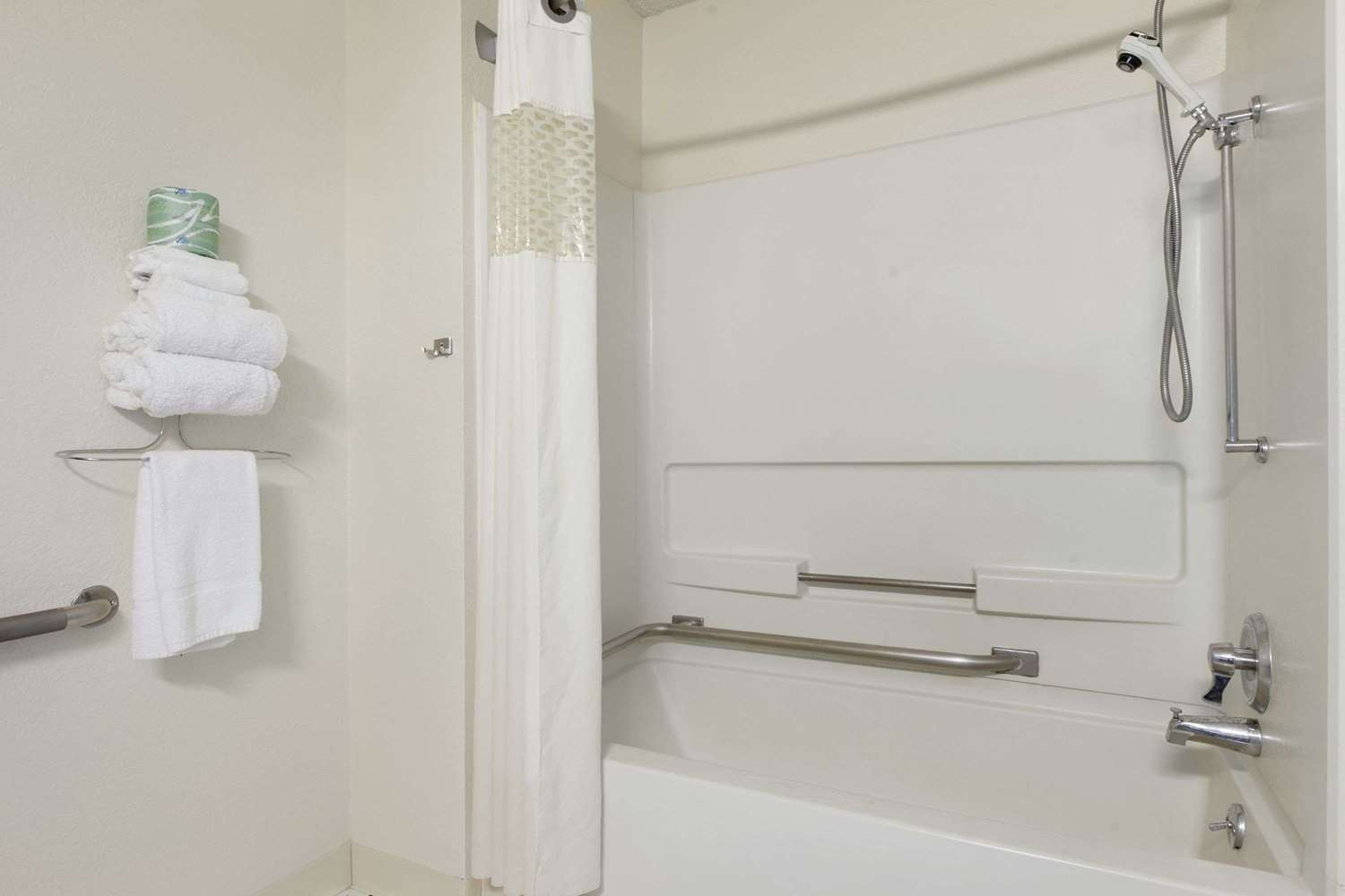 Super 8 By Wyndham Canton/Livonia Area 20/20