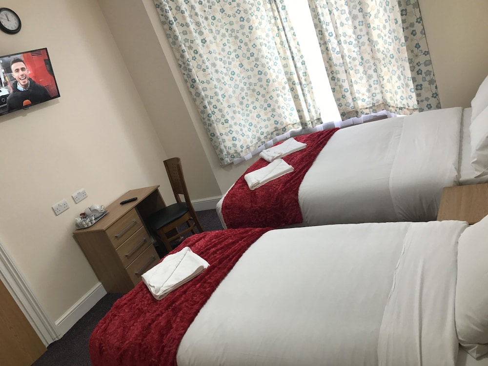 Woodlands Lodge Ilford 24/50