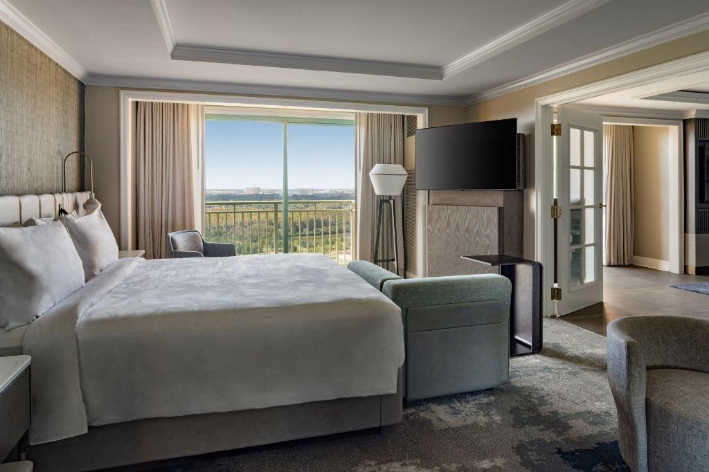 Presidential, Suite, King Bed, Lake Front, Pool or Lake View, Sofa, Balcony, High Floor