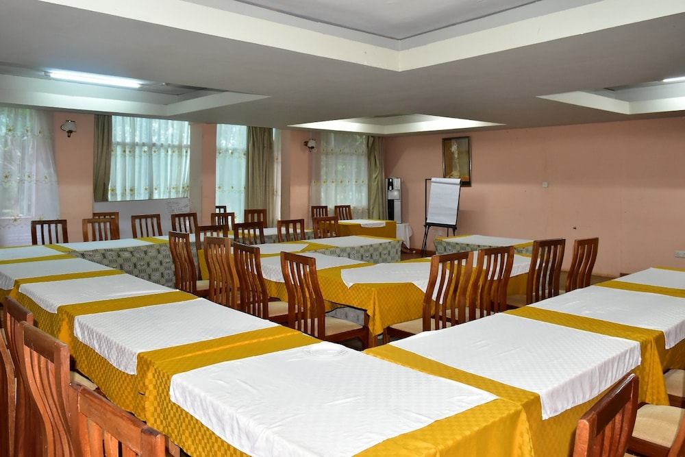 Westwood Hotel 33/43