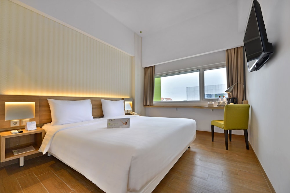 Whiz Prime Hotel Basuki Rahmat Malang 4/34