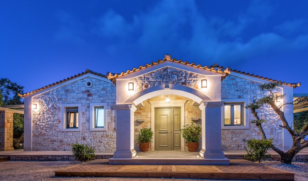 Artina Luxury Villa 1/50