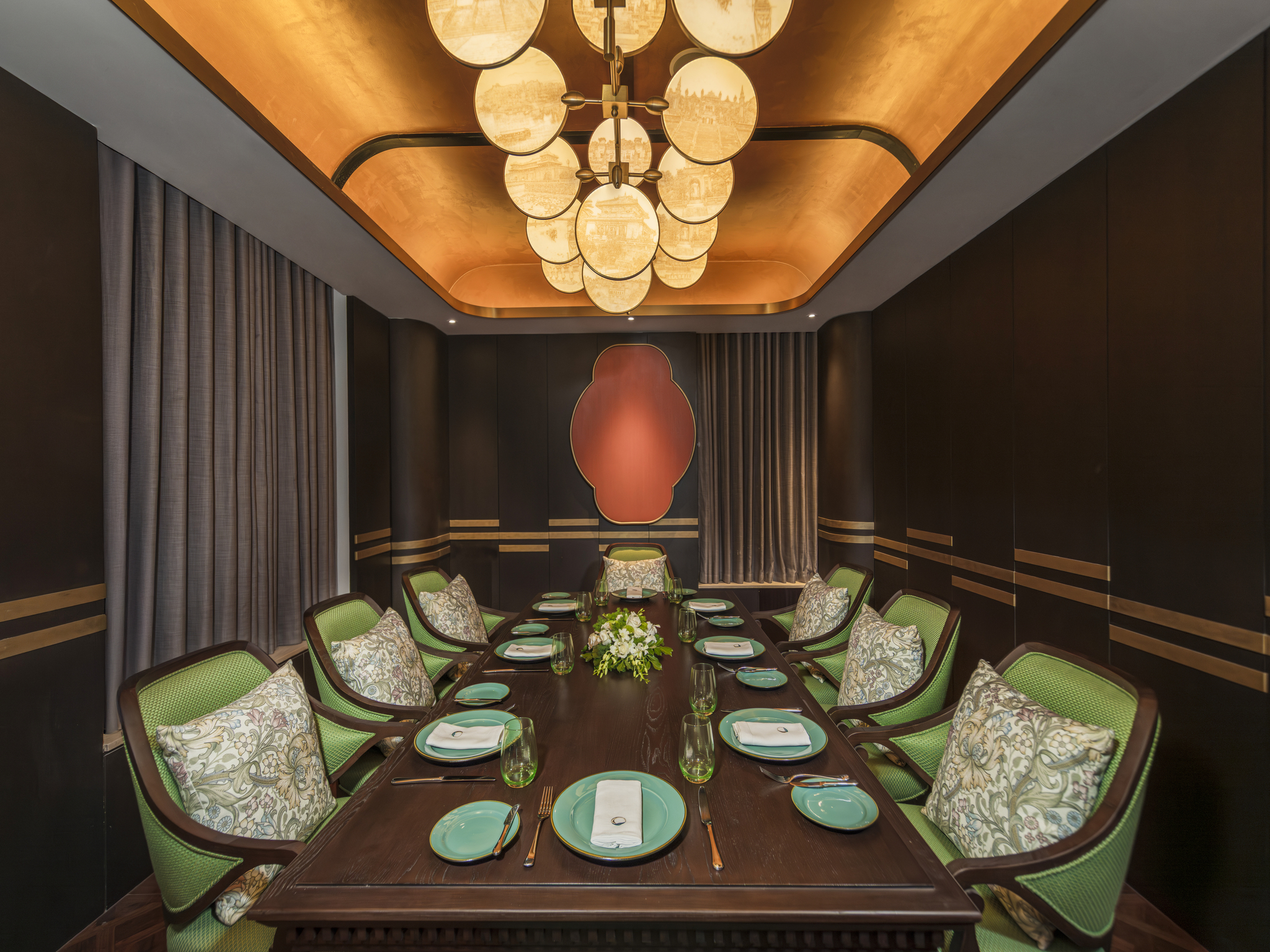 Grand Royal Riverside Hue 37/43