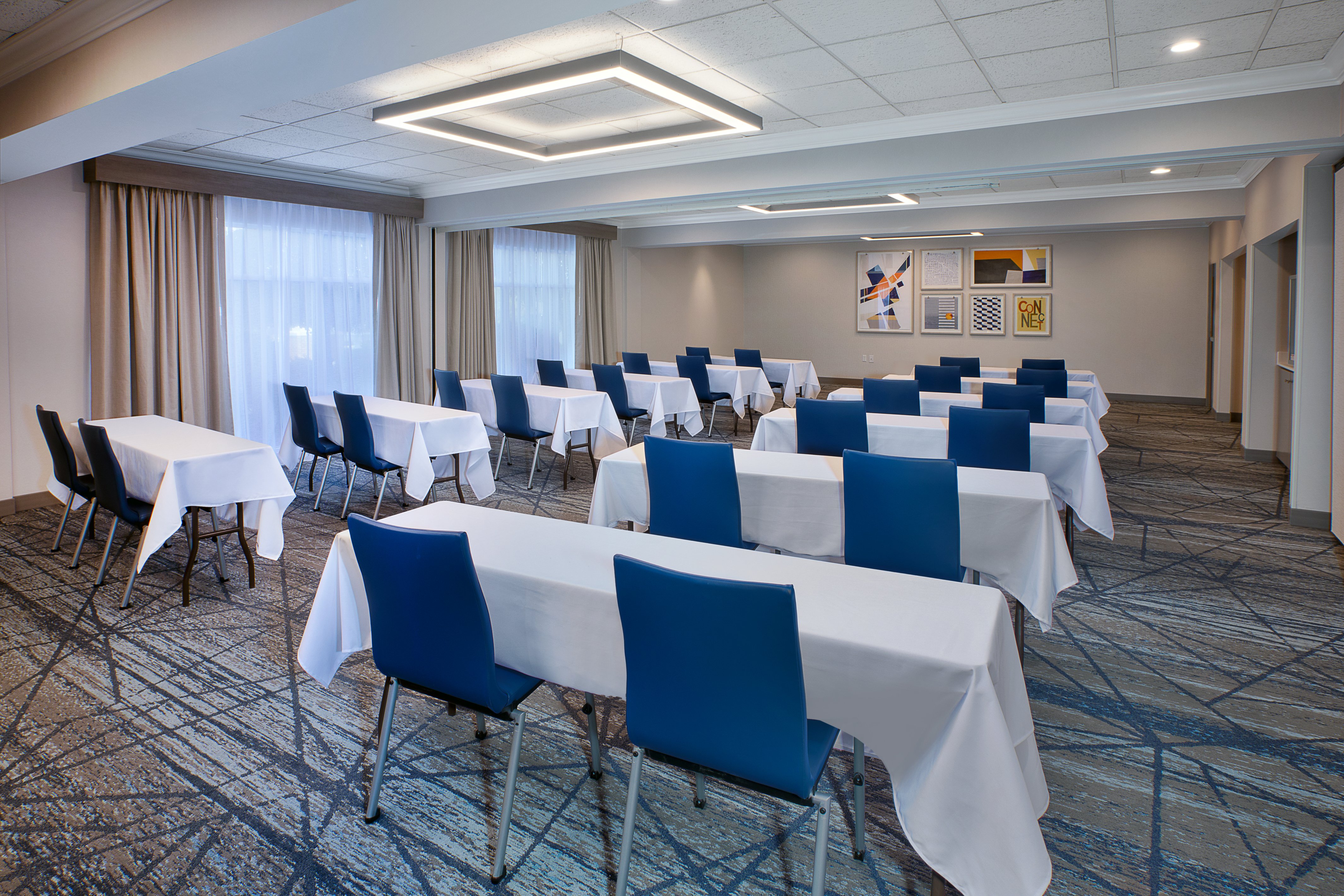 Holiday Inn Express Hotel Suites Youngstown N Warren Niles 69/79