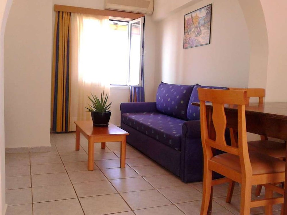 Creta Suites 56/70