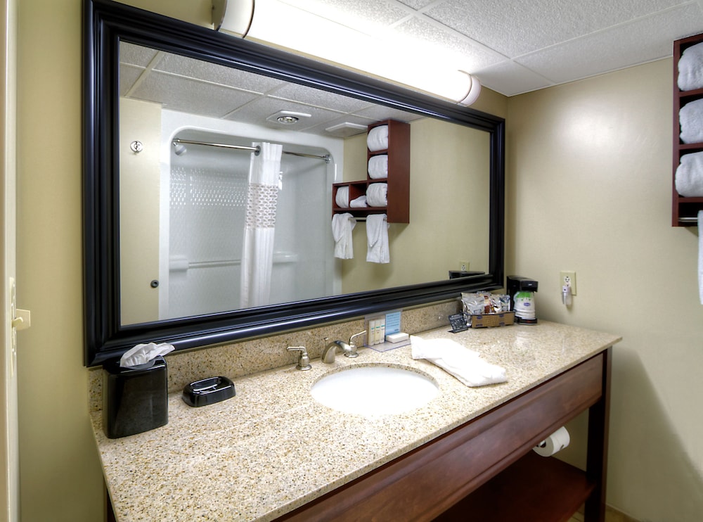 Hampton Inn Russellville 19/53