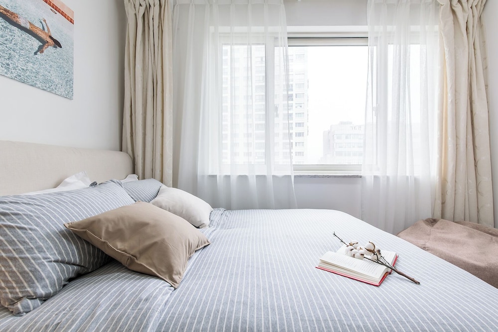 2 Bedrooms, Senior, Apartment, 2 Queen Beds, Kitchen