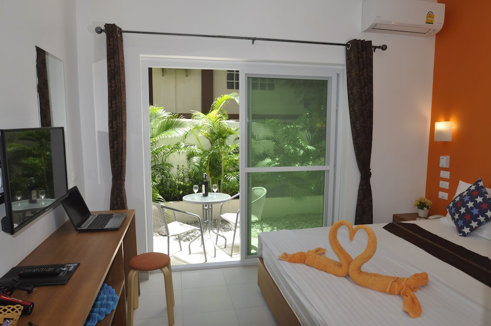 COMFORT, KING BED, GARDEN VIEW