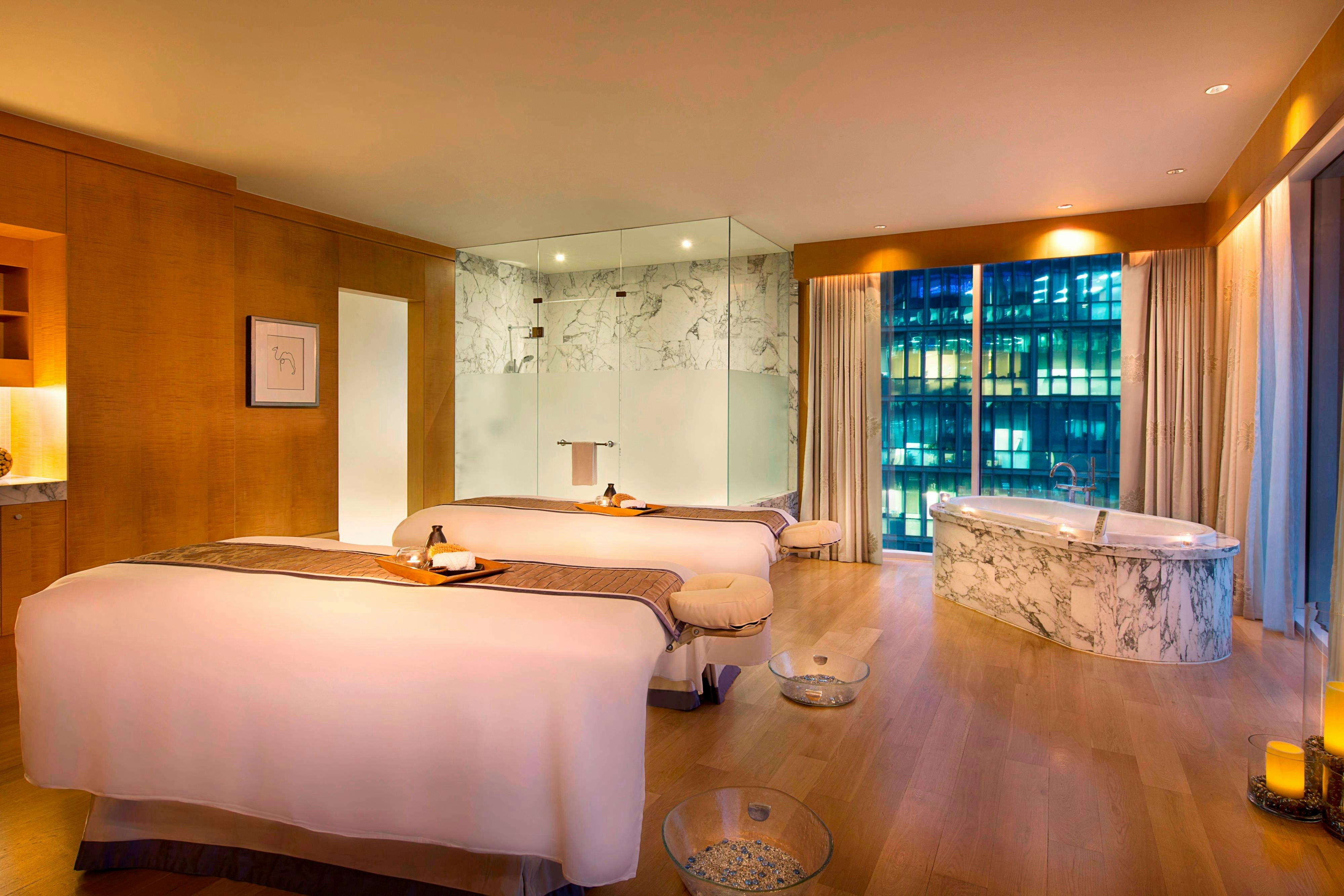 The Ritz Carlton Dubai International Financial Centre 3/7