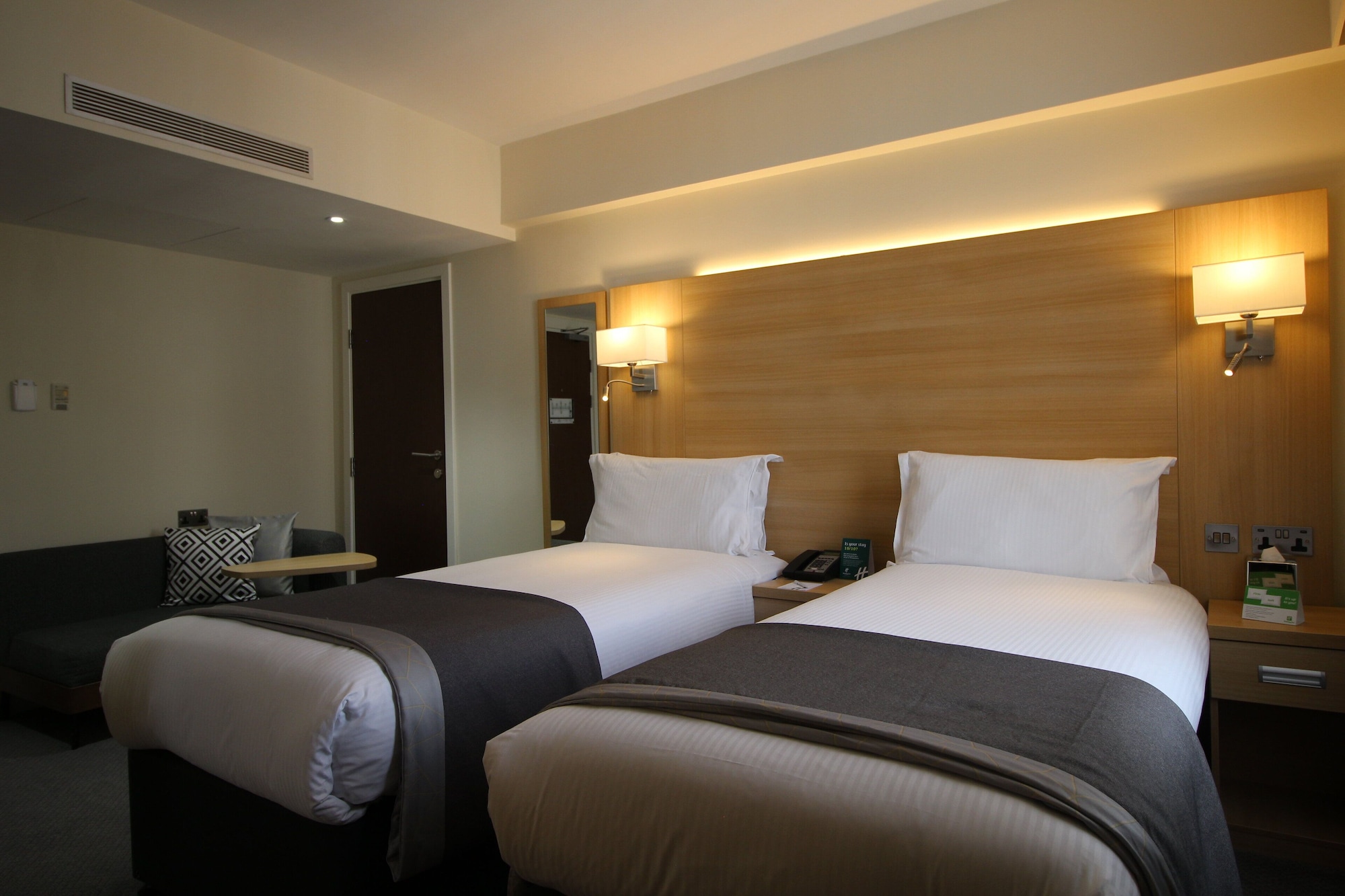 PREMIUM, TWIN BEDS