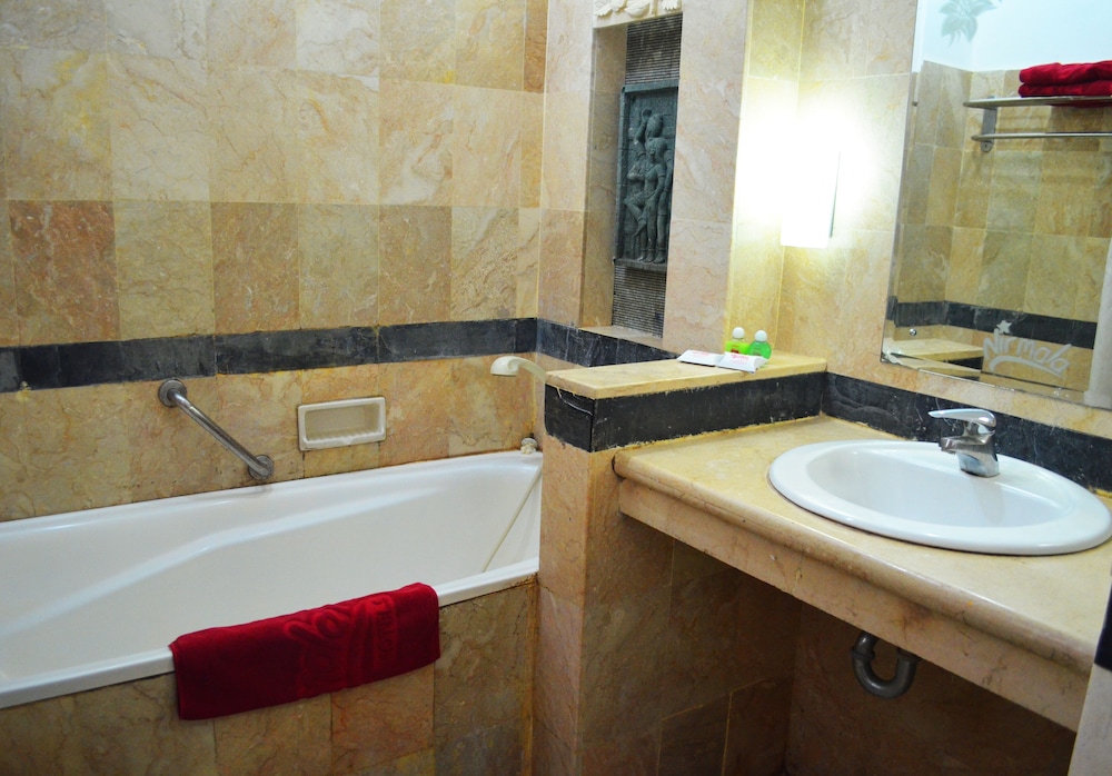 Nirmala Hotel And Convention Centre 18/66