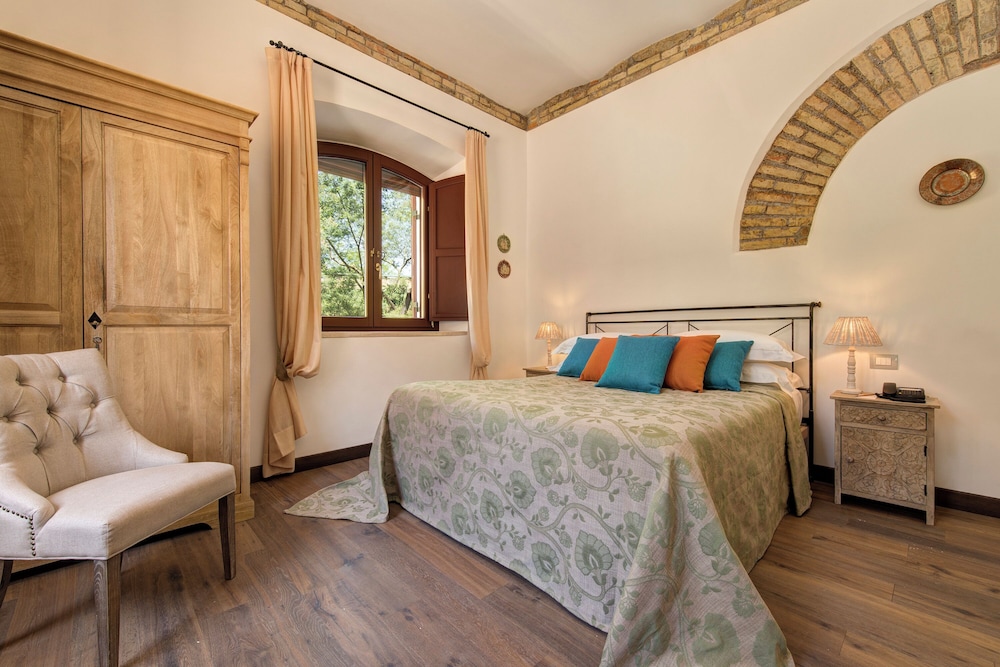 2 BEDROOMS, SUPERIOR, DOUBLE OR TWIN BED