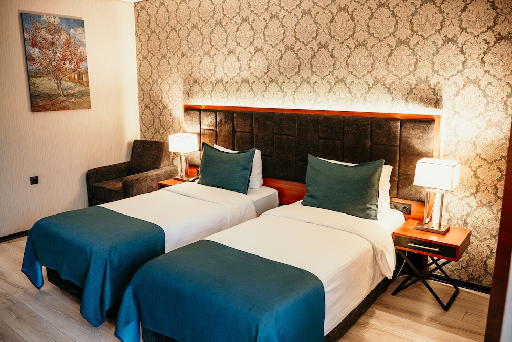 Grand Vaves Hotel 15/58