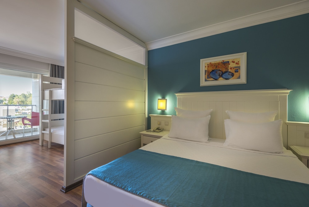 Terrace Beach Resort 7/35