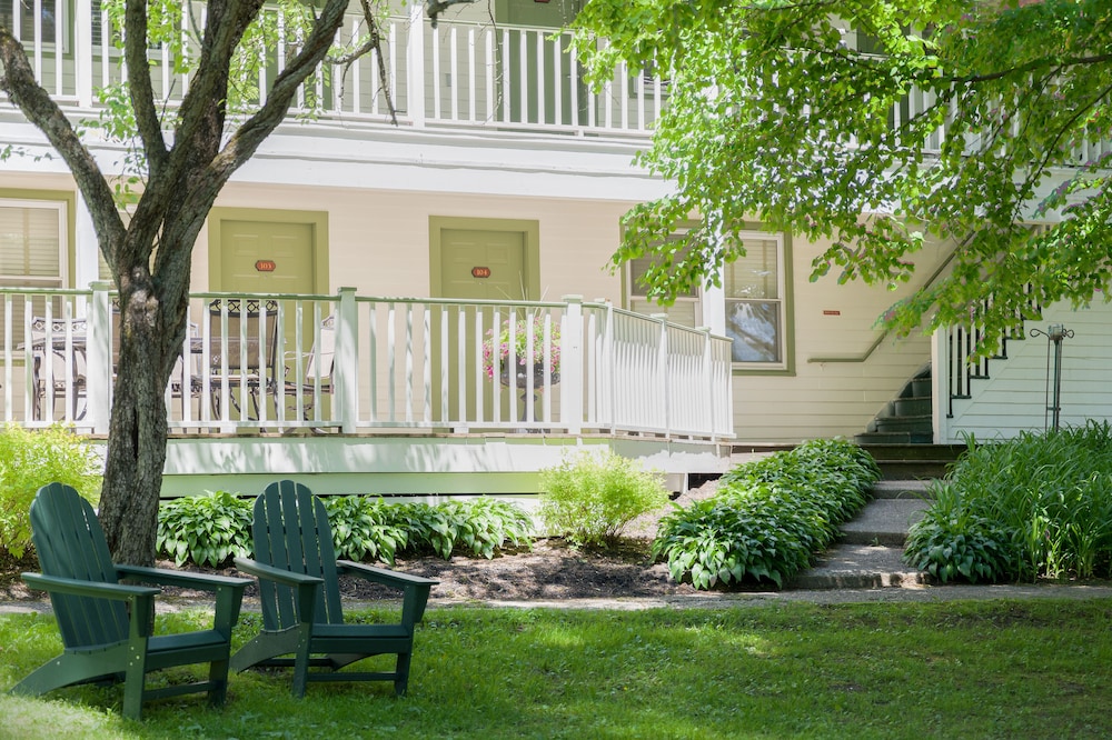 Seven Hills Inn 24/34
