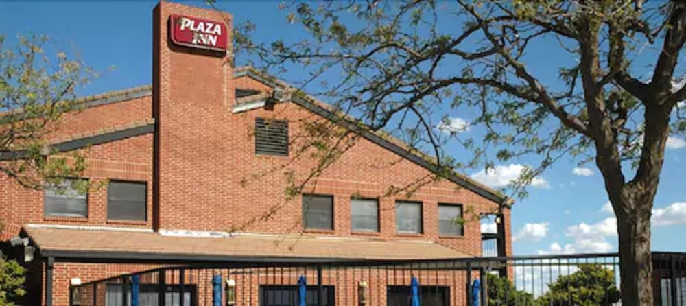 Plaza Inn 2/48