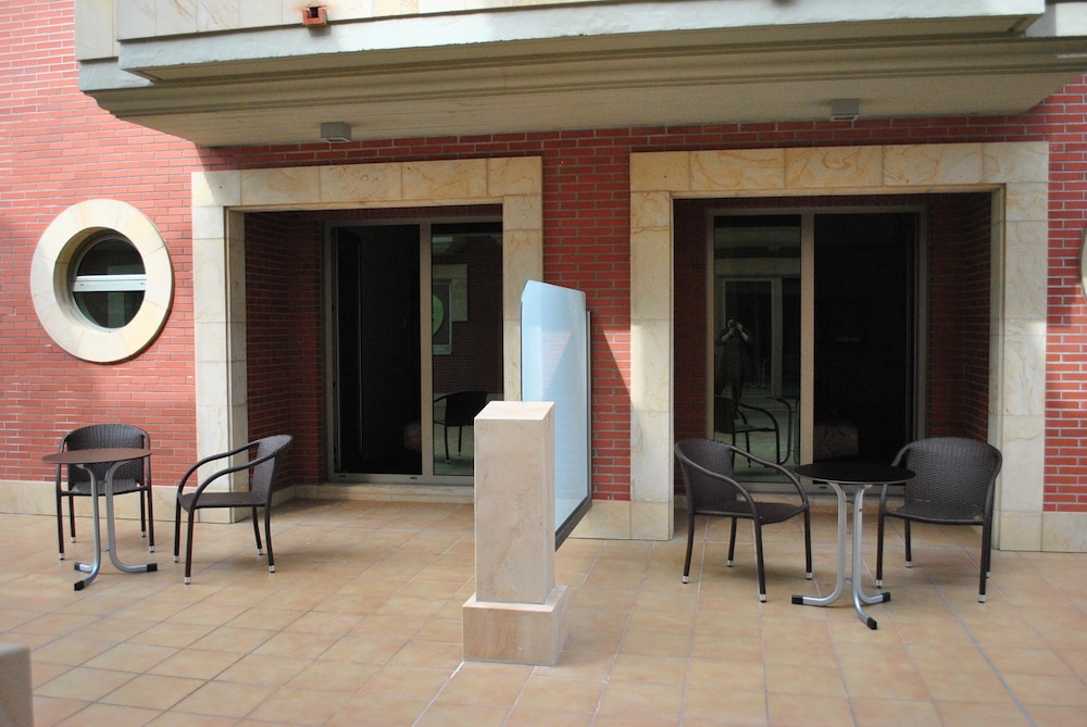 Maritimo Ris Hotel and Apartments 62/73