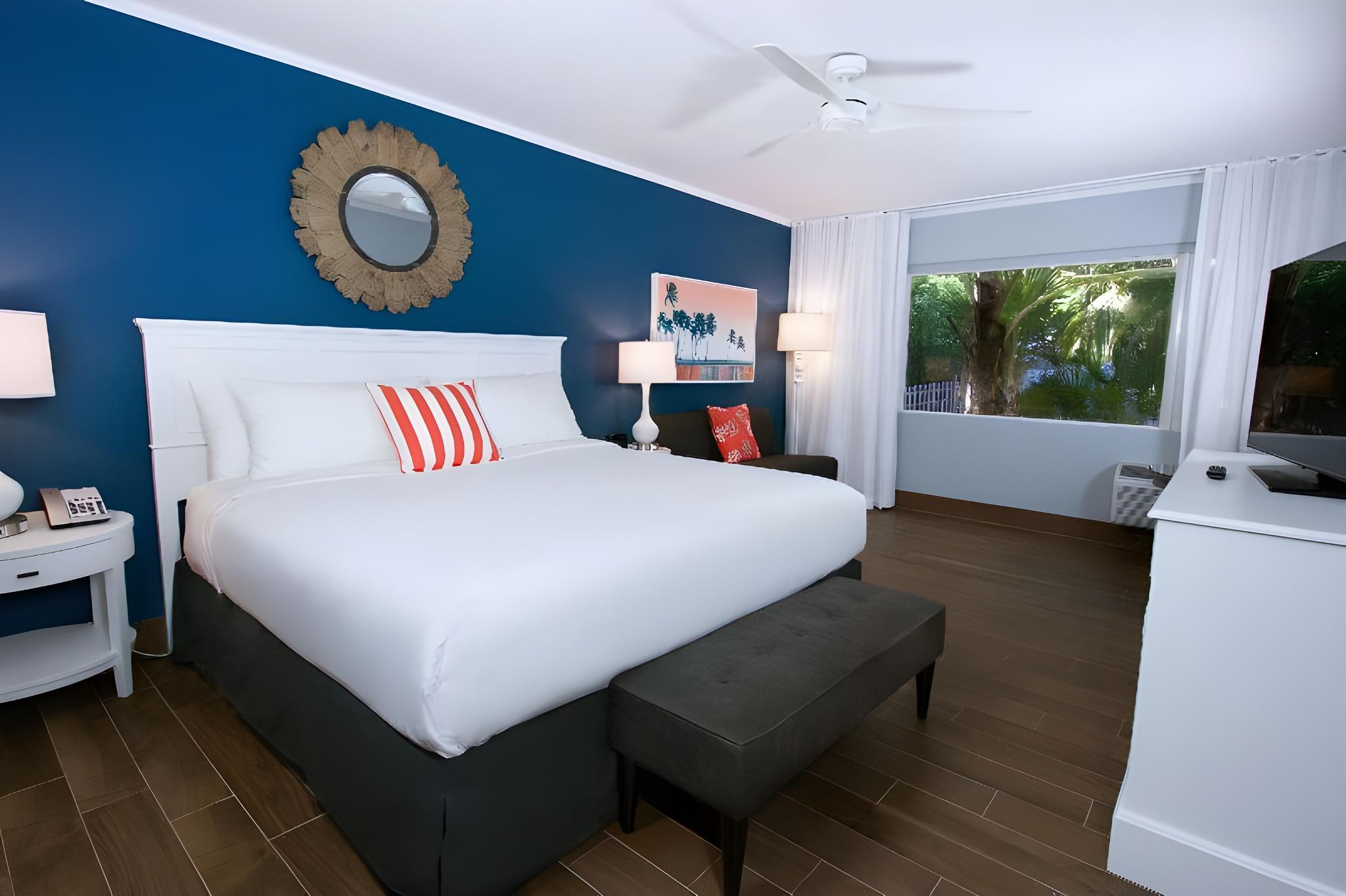 Chic, King Bed