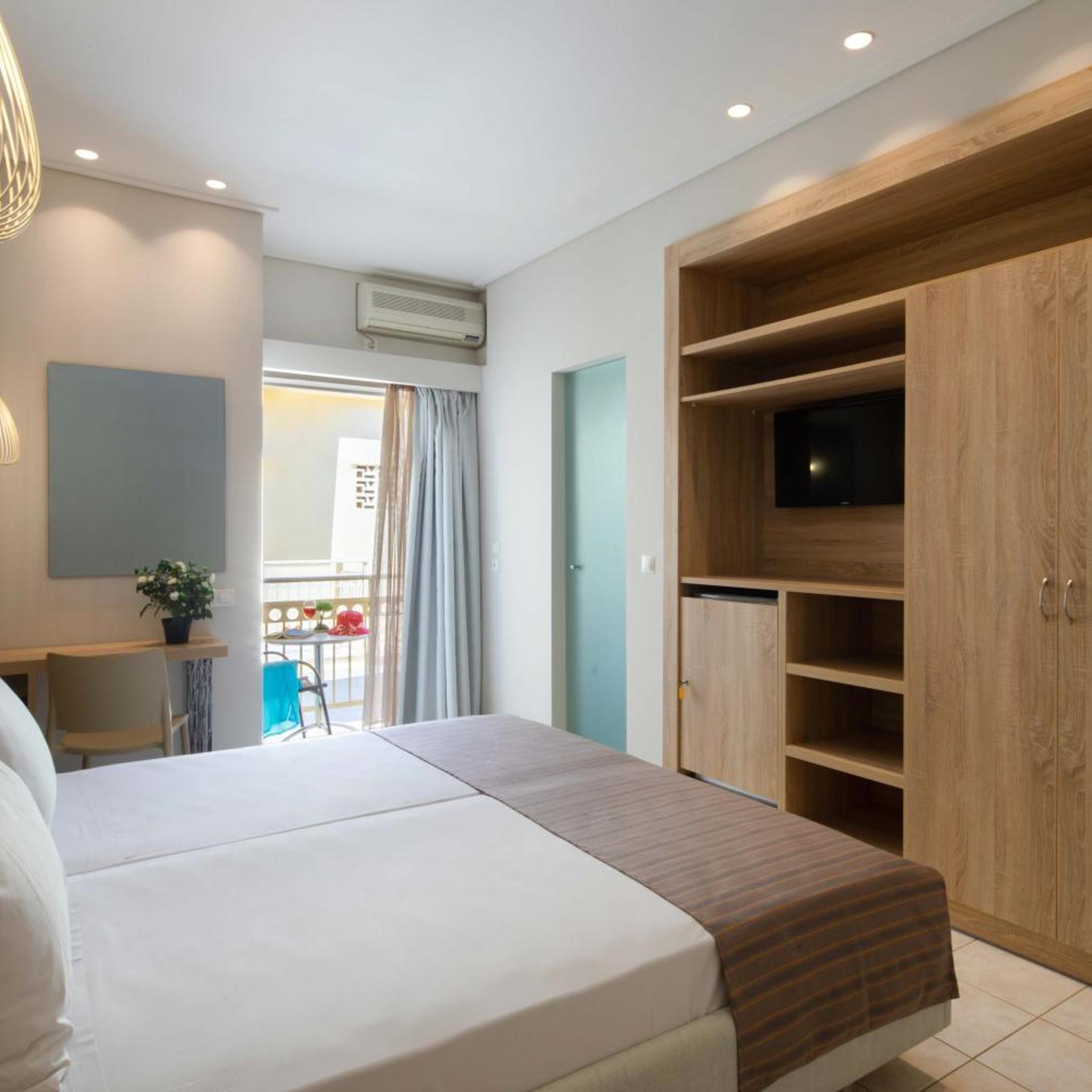 Rossis Beach Hotel 25/58