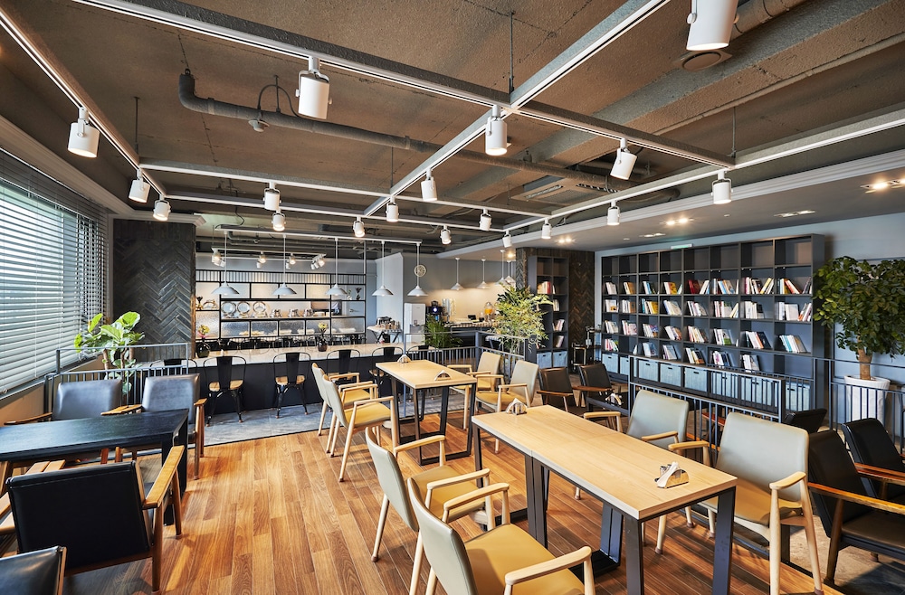 JB Design Hotel 64/77