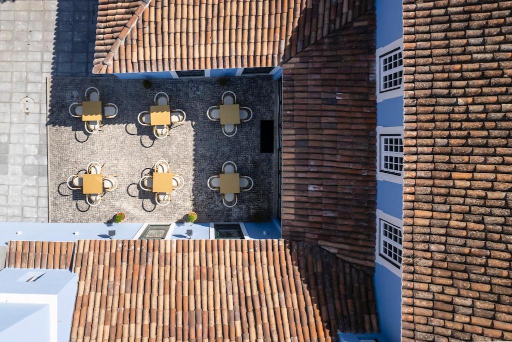 جناح جونيور، AZORES BOOK HOTEL 8/8