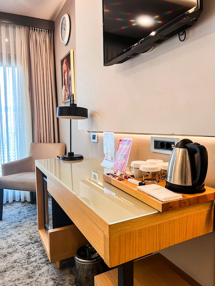Triada Hotel Karakoy 53/65
