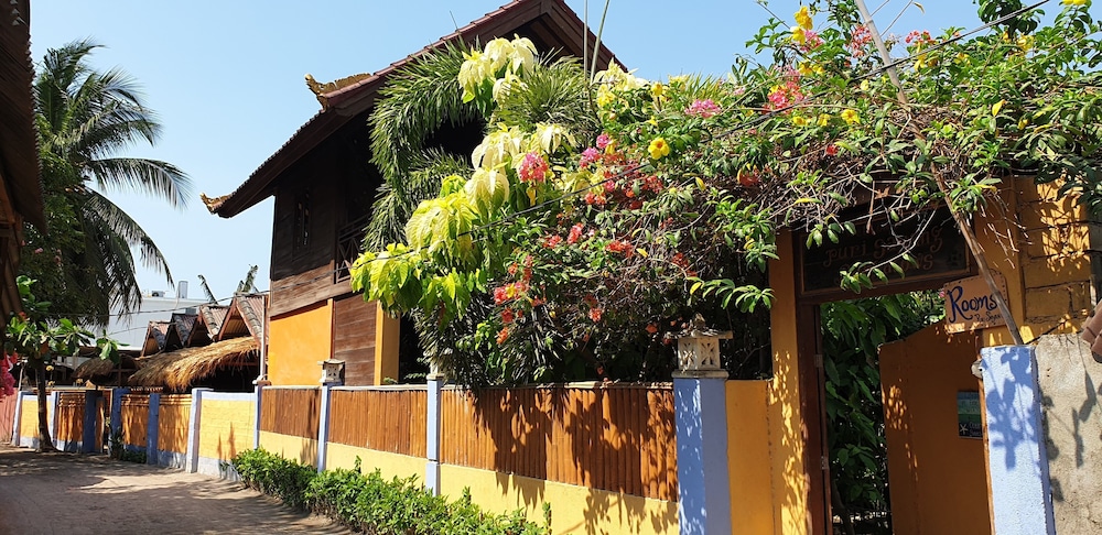 Puri Sayang Bungalows 5/50