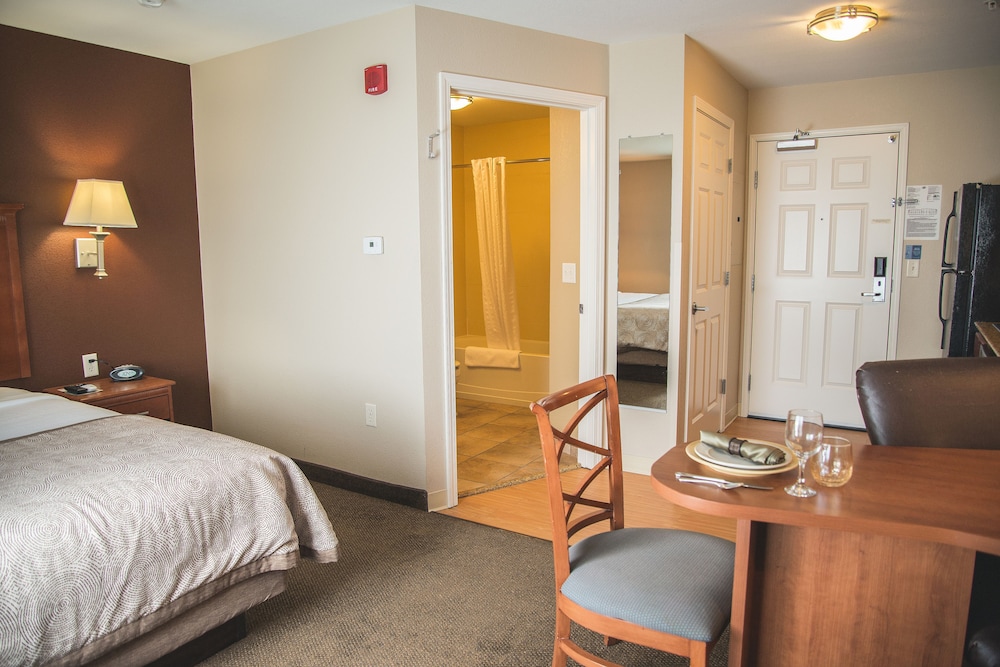 Candlewood Suites Loveland 13/62