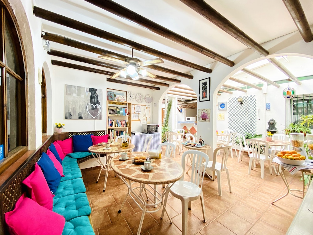 Hostal Azahara 46/70